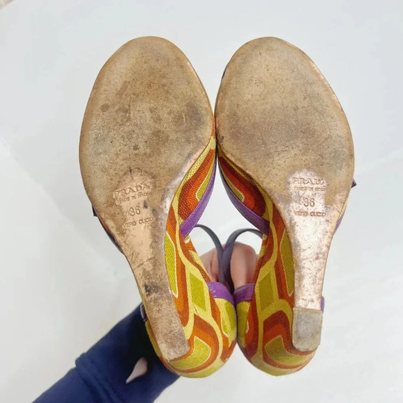 SOLD Prada RARE Vintage y2k Green and Purple Mod Print Wedges Women's Size 6 - Picture 9 of 12